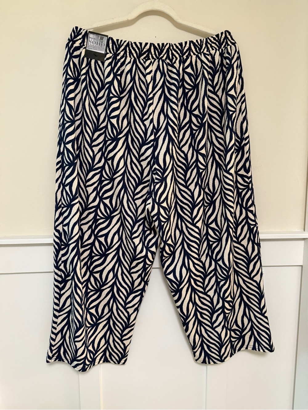 Size 1X - Soho Apparel Navy & White Leaf-Pattern Pull-On Joggers